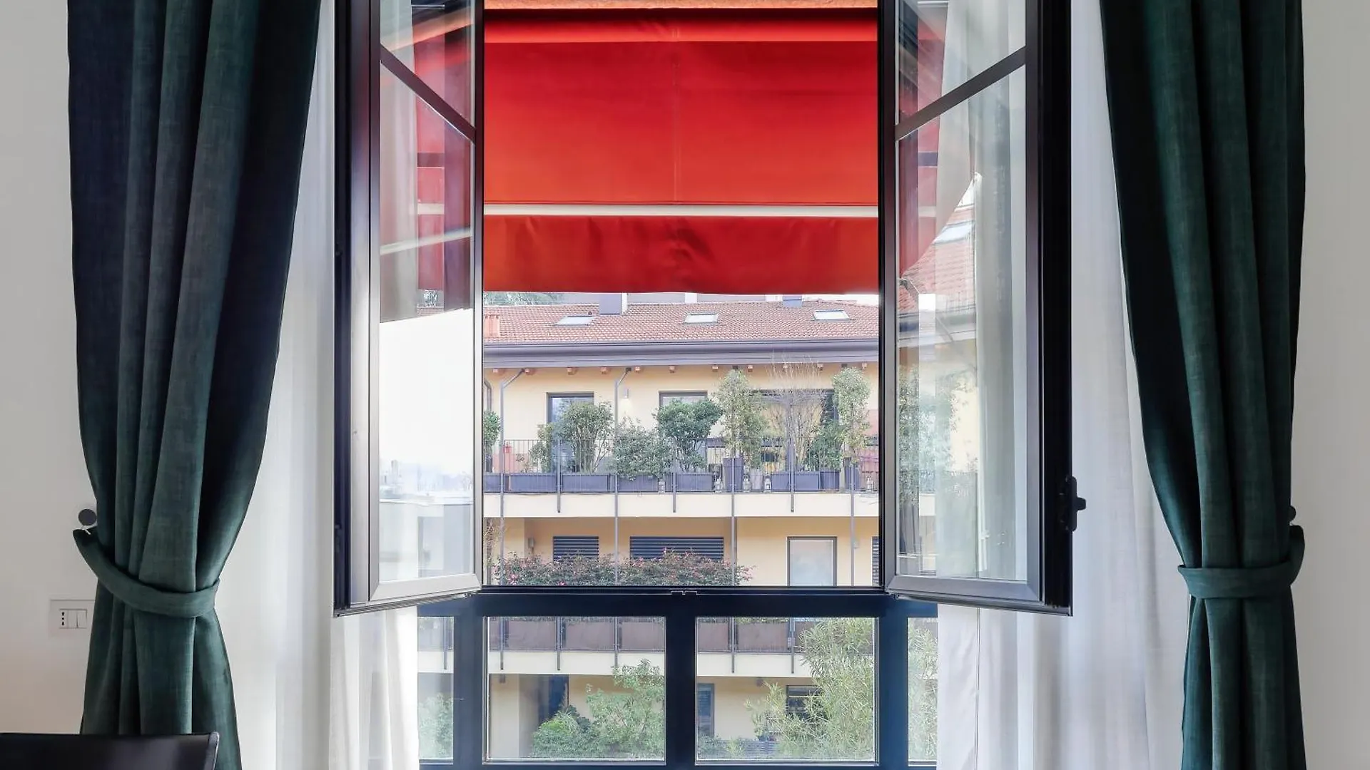 Apartment Urban Glow Studio Via Col Di Lana Milan Italy